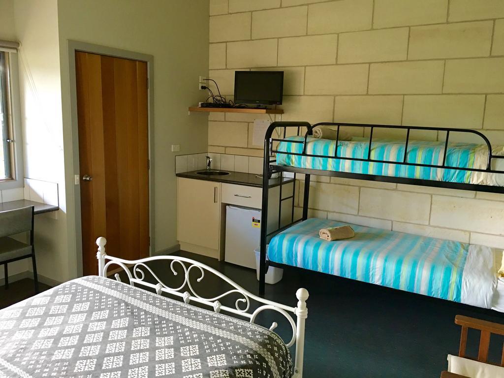 Port Campbell Guesthouse & Flash Packers Ngoại thất bức ảnh